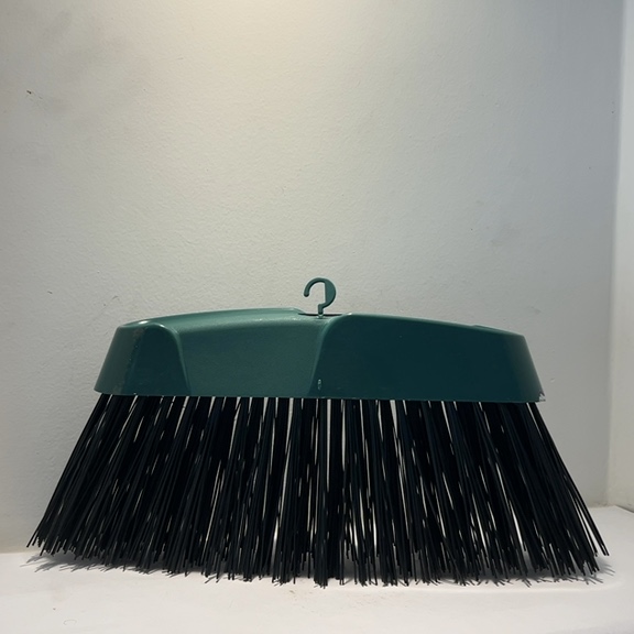 VASSOURA ÁSPERA C/CABO