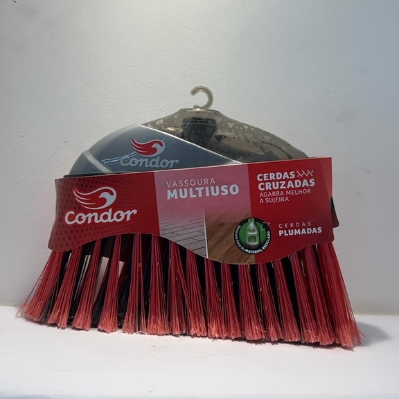 VASSOURA MULTIUSO CONDOR CERDAS CRUZADAS C/CABO